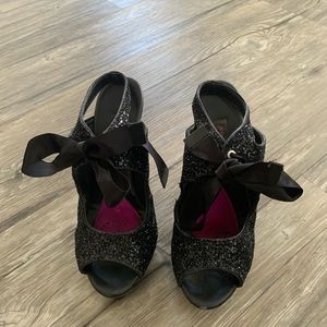 Betsey Johnson Ashley Ribbon Glitter Heel Size 8